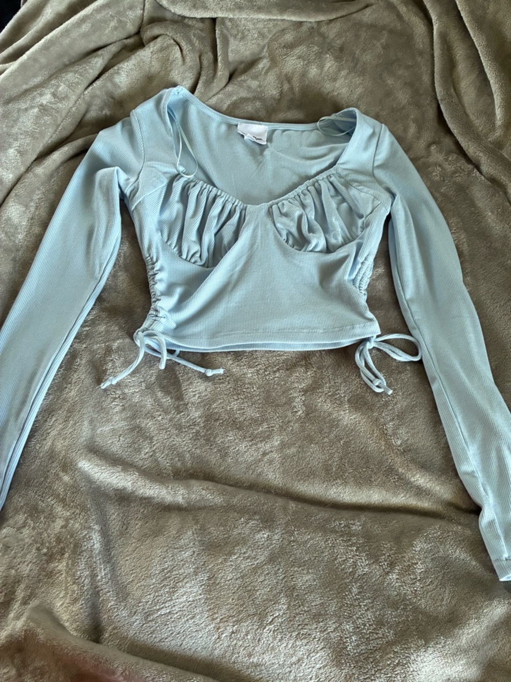 Ruched Long-Sleeve Sweetheart Crop Top in Light Blue